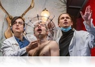 Mindennek a jó oldalát? Ugyan már! - Candide a Weöres Sándor Színházban