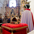 Hintó vitte a Szent Korona és a Szent Jobb hiteles másolatát a Szent Márton templomba Hintó vitte a Szent Korona és a Szent Jobb hiteles másolatát a Szent Márton templomba