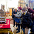 Hintó vitte a Szent Korona és a Szent Jobb hiteles másolatát a Szent Márton templomba Hintó vitte a Szent Korona és a Szent Jobb hiteles másolatát a Szent Márton templomba