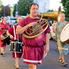 Pénteki karneválfüst: Kerekes Band, felvonulás előtti pillanatok, Tabac Jazz Trió, Pavane zászlóforgatók Pénteki karneválfüst: Kerekes Band, felvonulás előtti pillanatok, Tabac Jazz Trió, Pavane zászlóforgatók