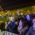 A Honeybeast adventi népszámlálása a főtéren, avagy a tömeg fogalma télen