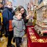 Hintó vitte a Szent Korona és a Szent Jobb hiteles másolatát a Szent Márton templomba Hintó vitte a Szent Korona és a Szent Jobb hiteles másolatát a Szent Márton templomba