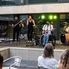 A Tom Kondor's Moonshine bluesra hangolta közönségét a Zsinagóga udvaron A Tom Kondor's Moonshine bluesra hangolta közönségét a Zsinagóga udvaron
