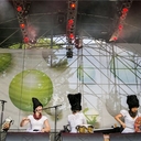 Marko Halanyevics, Olena Cibulszka, Irina Kovalenko és Nyina Garenyecka (b-j), az ukrán DakhaBrakha együttes koncertjén a Sziget fesztivál OTP Bank Világzenei Party Nagyszínpadán 2013. augusztus 9-én. MTI Fotó: Mohai Balázs 