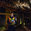 Az MTI/MTVA külső fotóriportere, Balázs Attila képe az Illegalitásban a dohány című sorozatból, amely harmadik helyezést nyert a 32. Magyar Sajtófotó Pályázat képriport (sorozat) kategóriájában. Az MTI/MTVA külső fotóriportere, Balázs Attila képe az Illegalitásban a dohány című sorozatból, amely harmadik helyezést nyert a 32. Magyar Sajtófotó Pályázat képriport (sorozat) kategóriájában.