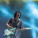 Ryan Jarman, az angol The Cribs énekese a zenekar koncertjén a Sziget fesztivál A38 színpadán 2013. augusztus 11-én. MTI Fotó: Marjai János 
