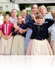 Kitáncolták Körmenden a májusfát! - Esőben hozta a ritmust a RitMusa zenekar