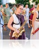 Pénteki karneválfüst: Kerekes Band, felvonulás előtti pillanatok, Tabac Jazz Trió, Pavane zászlóforgatók