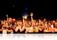 Víziszínpaddal ünnepli a teltházat a Fishing on Orfű