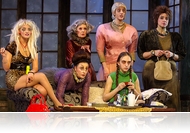 Ilyen lesz a Nyolc nő - Fotóspróba a Weöres Sándor Színházban