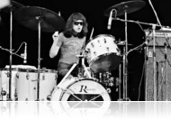 Erdélyi Tamásnak született, Tommy Ramone néven lett világhírű