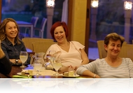 Az illuzionista, a bűvészsegéd és a szaunamester - 6. Ridikül Szalon a Tóvendéglőben