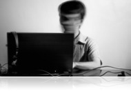 Privát üzenetek szűrését hosszabbítaná meg az EU, újra fellángolt a Chat Control körüli vita