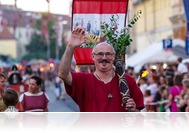 In memoriam Feiszt György - Kivonultunk, és ezrek álltak az utcán…! - Karneváli utózönge: Feiszt György hármas szerepben III. rész