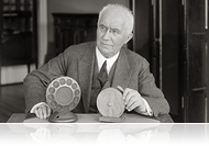 Ma 138 éve, hogy feltaláták a mikrofont