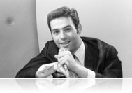 Ritkán látott fotókkal emlékezünk a tragikus sorsú magyar énekesre, Szécsi Pálra