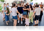 Így ropták a Boglya Népzenei Együttes folkudvari koncertjére a táncosok