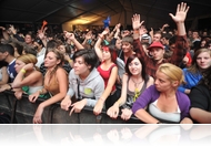 Koncertek szombatra - Ismerős Arcok, Európa Kiadó, Caramel