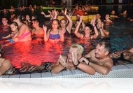 Éjszakai fürdőzés Sárváron (ápr. 27.)