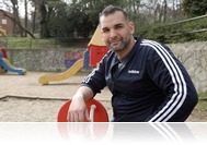 "Más a színünk, más a fajtánk" - Csányi Dávid Állati színjáték című előadás ősbemutatója