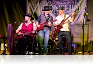 A Tom Kondor's Moonshine rockvelnesze a bükfürdői Termál téren