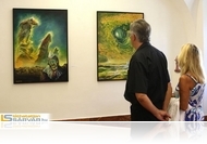 Elvarázsolt mesefigurák a Galeria Arcisban – a 94 Képzőművészeti Társaság tárlata