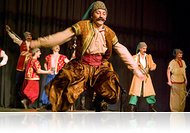 Hódított a kulturális kuriózum - a Doni Kozákok Ének- és Táncegyüttes előadása a Sportházban