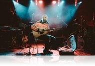 Kortárs költők verseiből született A Bence kalandjai új albuma