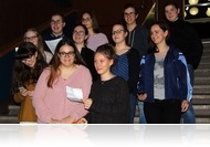 Vasvonó-variációk – Művészetis diákok tárták ki a színes, szélesvásznú álomkabátot a kamaramoziban