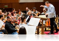 Pénteki hangversenyére próbál a Savaria Szimfonikus Zenekar