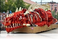 Egy sárkány is lehet virágból