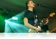 Egy bohém éjszaka üvegszilánkok nélkül - Vad Fruttik és Major koncert Körmenden (fotóriport)