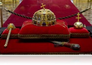 A Szent Koronáról szóló filmet mutatnak be szerdán