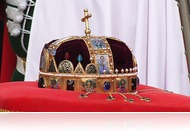 Benzines hordóban ásták el a háború végén a Szent Koronát