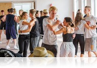 Néptáncot tanultak a 23. Soltis Tábor lakói Vönöckön