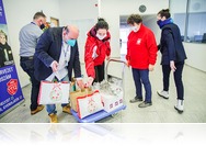 A Szombathelyi Hívásfogadó Központ gyűjtött karácsonyi élelmiszeradományt a karitásznak