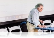 Komolyzene nem komoly csomagolásban - Horváth Imre előadása a kapolcsi Pajtamozgóban
