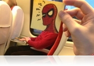 Rajzfilmfigurát csinált az utasokból - October Jones grafikái