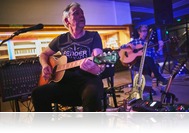 Legalább a Blues Train pontosan robogott - Horváth Tibor akusztikus zenekara játszott az MMIK aulájában