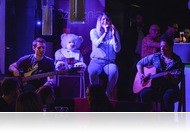 Clap4What koncert a Szimfónia Kávézóban