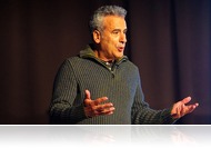 Papa, te beszívtál! – Kepes András a Büki MSK Olvasószemüveg sorozatában