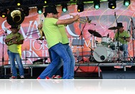 Karneválszombat: Dal Commando, Langaléta Garabonciások, Daniel Speer Brass Band