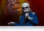 Ha újrakezdhetné, több időt töltene a családjával Charlie