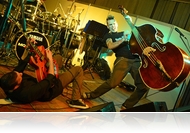 Rock and roll show Mokkával és csinos lányokkal - Pedróra is emlékeztek