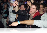 Zenei csemegék a hétre - AZK- Gyökerek, Fine Cut Bodies, Selecta Áfonya    