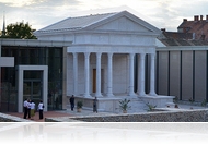 Időkapszulát helyeztek el a felújított Iseum udvarán Szombathelyen