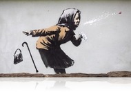 Falratüsszentett grafiti - Banksy éjjel Bristolban alkotott