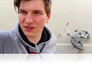 Savaria youtuberei: a BMX-es életérzés füsttel, fényekkel, bulikkal és trükkökkel tör be az életünkbe, a kijelzőnkön át