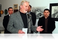 Kreativitással a beszűkült tudat ellen - GEKE Énképek című kiállítása a Stúdió Galériában