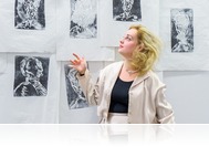 Megtanul visszabeszélni a festmény - Moráldráma címmel nyílt meg Fekete Boglárka tárlata a ZÉRÓ Galériában